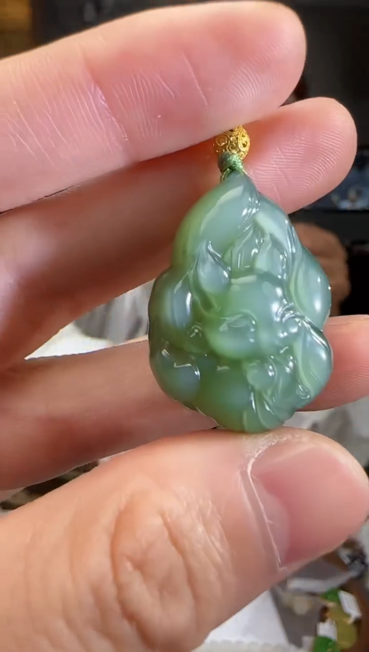 和田玉未镶嵌吊坠(不含链)1