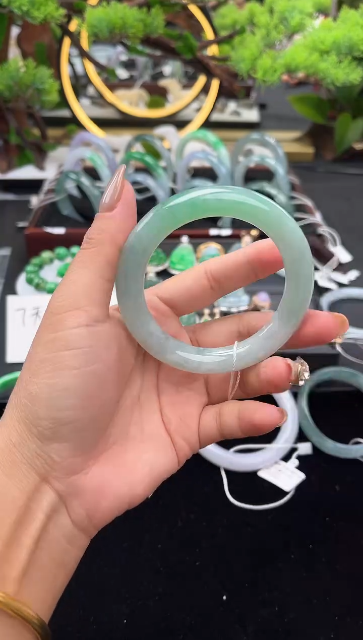 未镶嵌手镯翡翠手镯