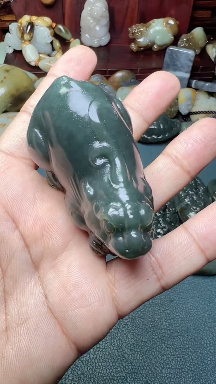 未镶嵌和田玉把件-