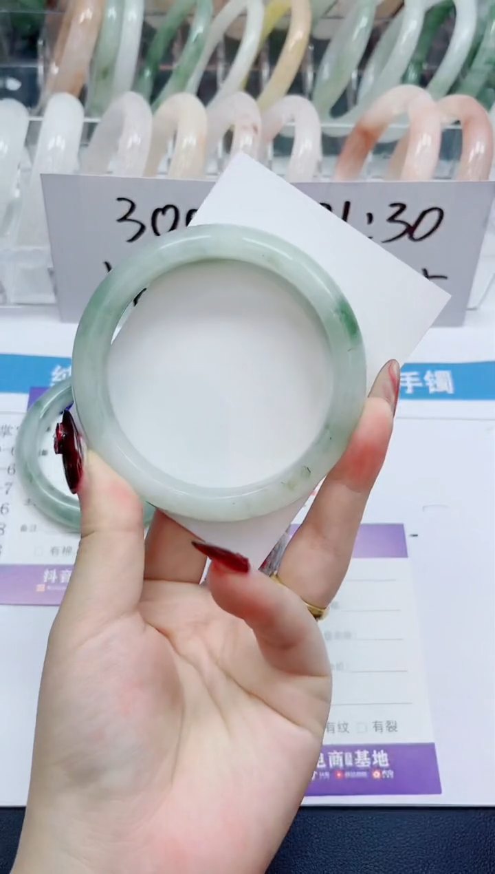 【闪购商品】石英质玉手镯未镶嵌24-62.4