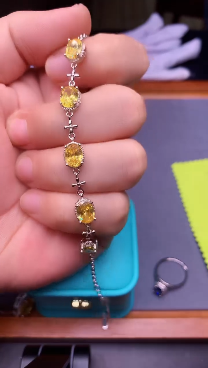 【闪购商品】蓝宝石手链银S925镶嵌............