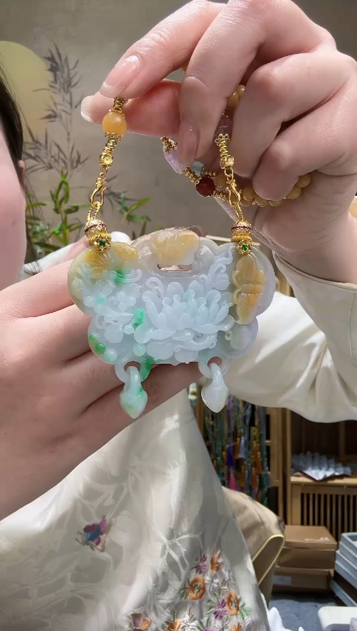 【闪购商品】翡翠颈饰未镶嵌吊坠