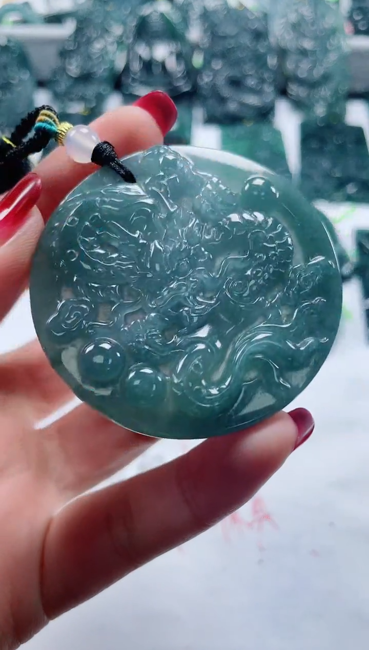【闪购商品】翡翠颈饰未镶嵌          