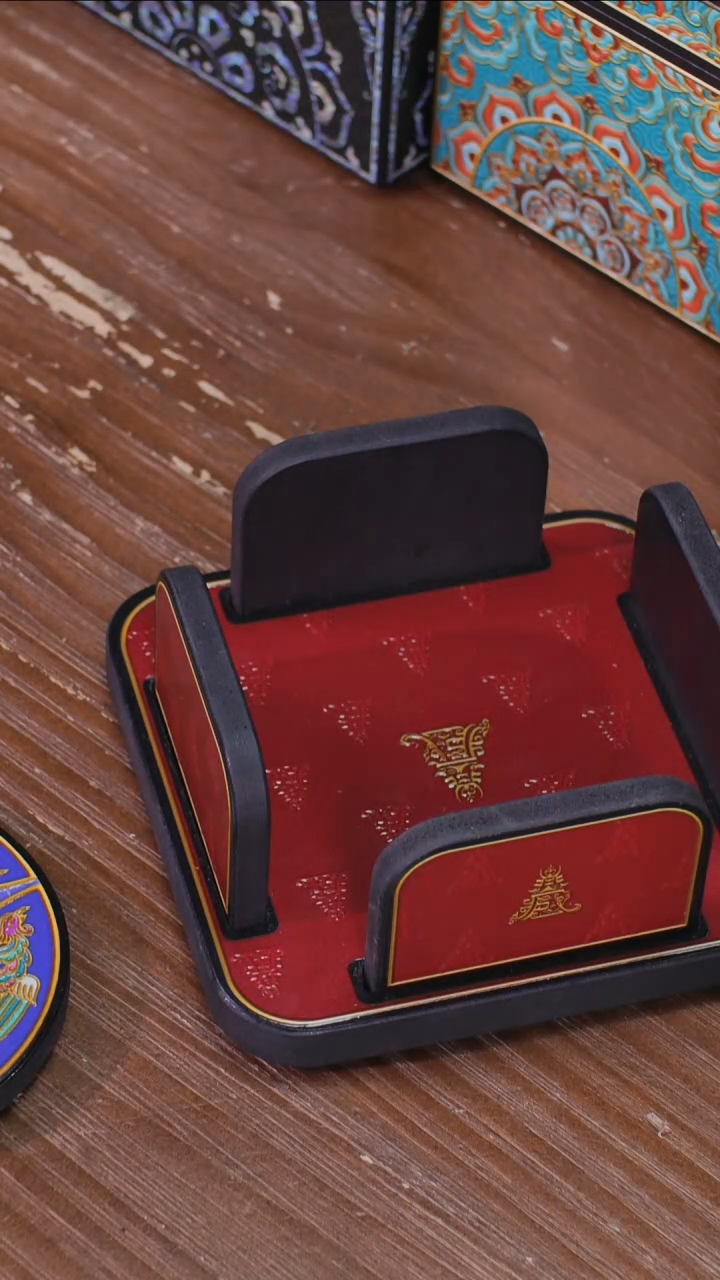 壹藏贰宝红色杯垫托