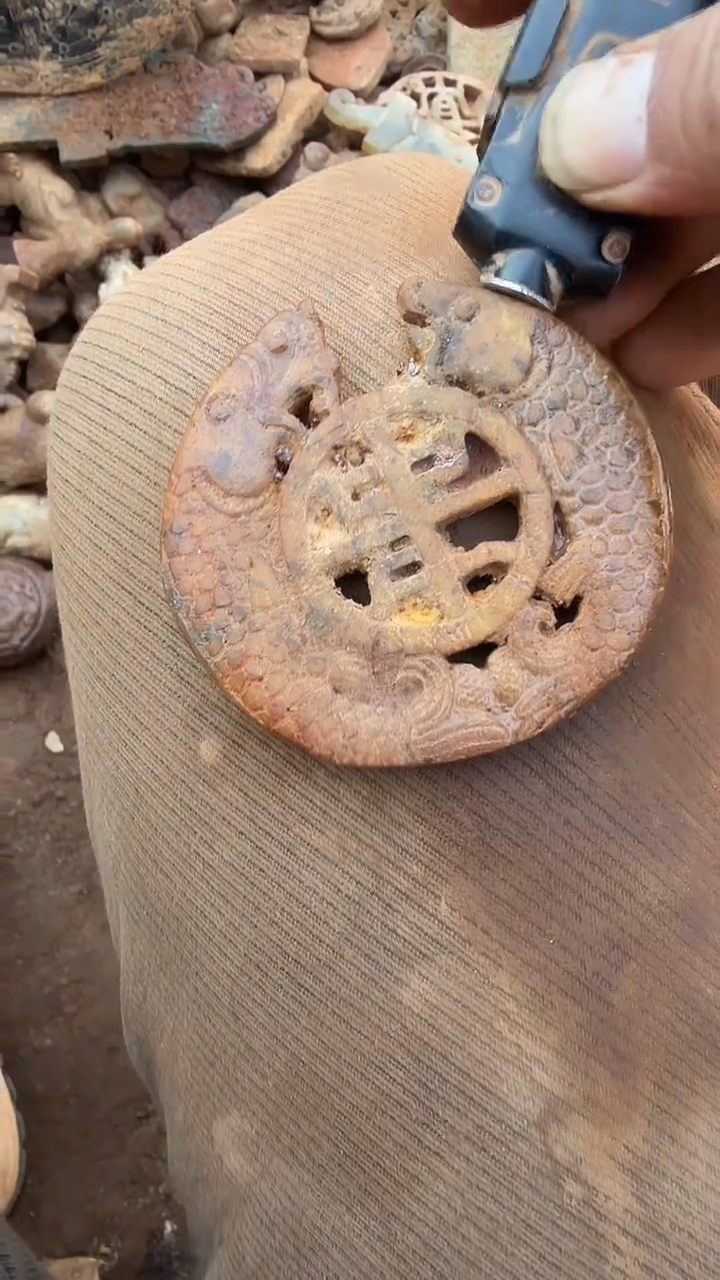 未镶嵌岫岩河磨玉（透闪石质玉）挂件尽**美岫岩河磨玉