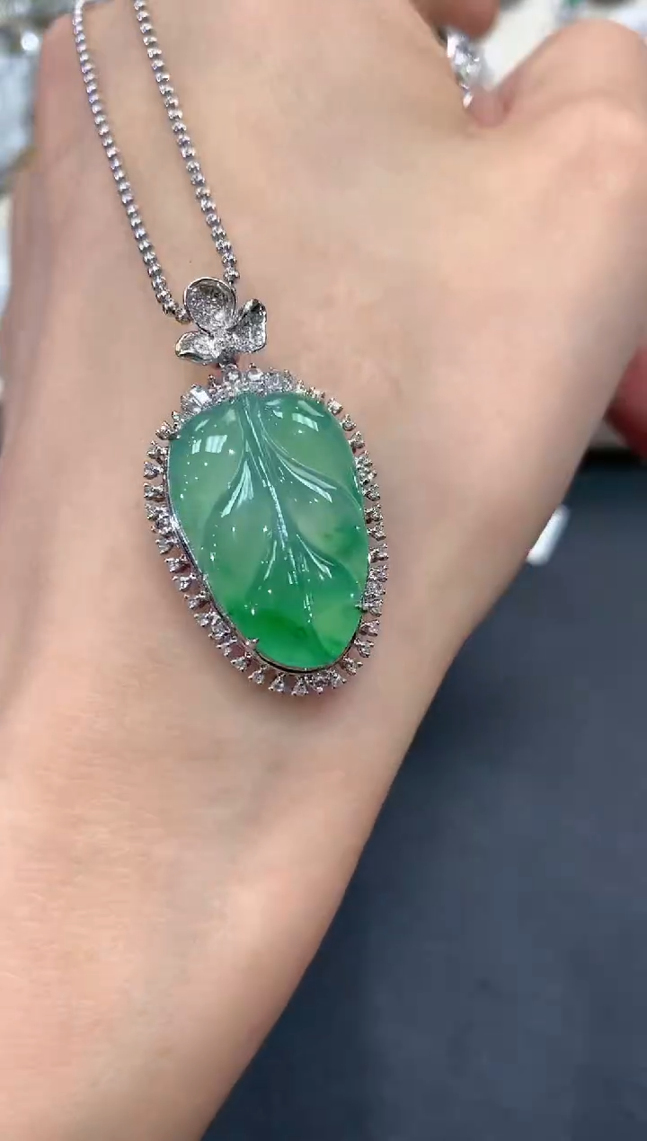 【闪购商品】翡翠吊坠(不含链)18K金镶嵌q35