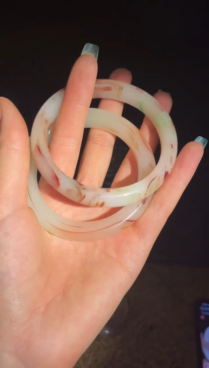 【闪购商品】【闪购商品】手镯两个