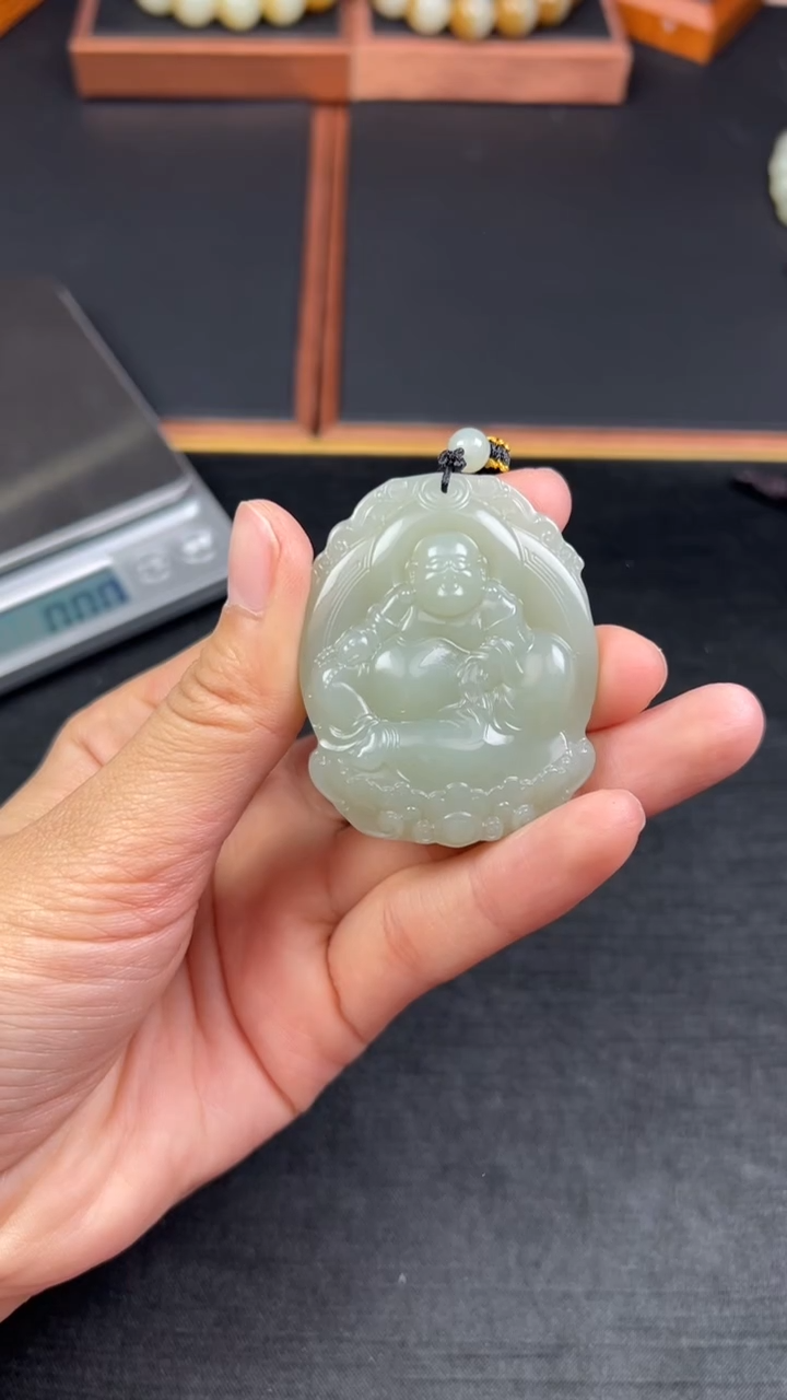 【闪购商品】和田玉吊坠(赠链)未镶嵌且末微色差近矿