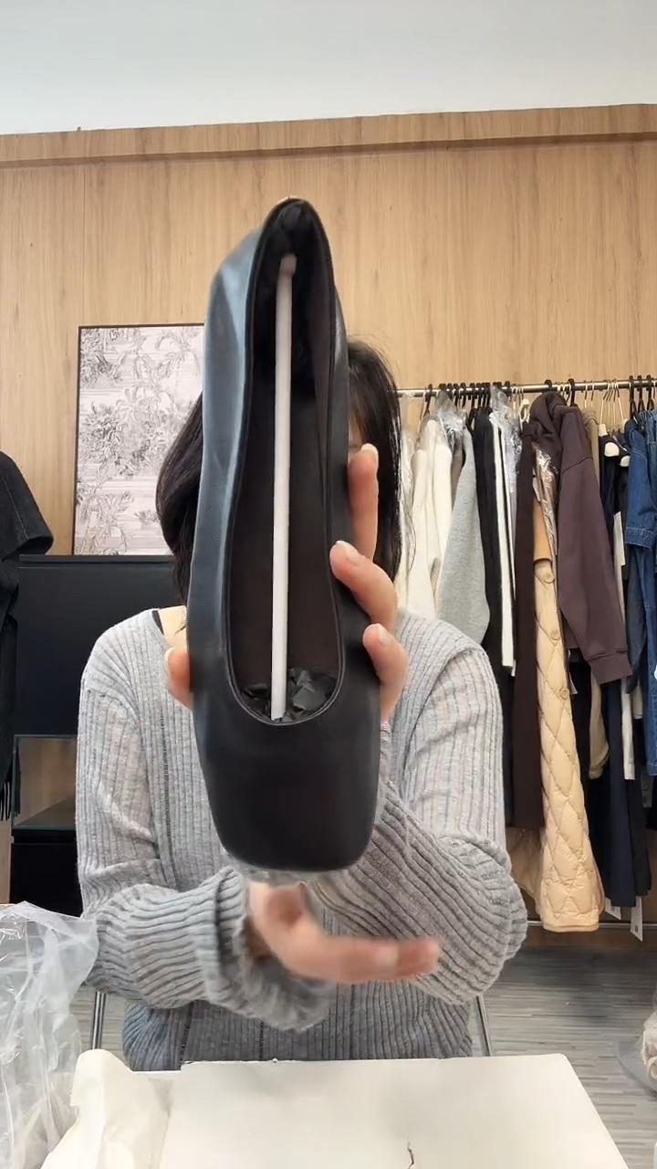 黑色全羊皮平底鞋37码