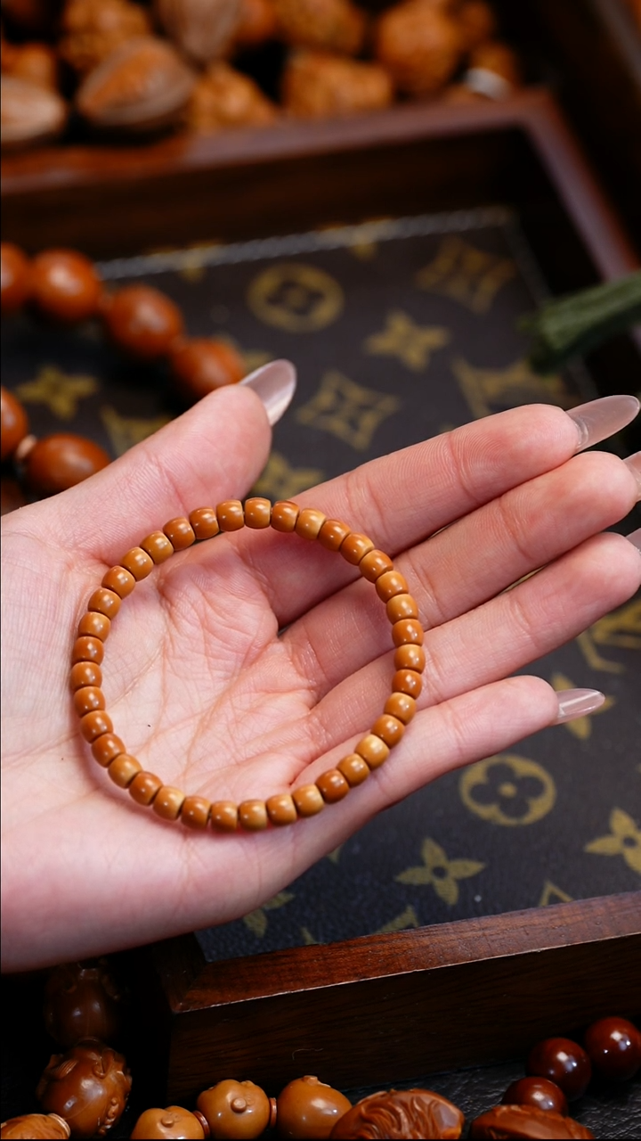 【闪购商品】橄榄核吊坠苏工橄榄核