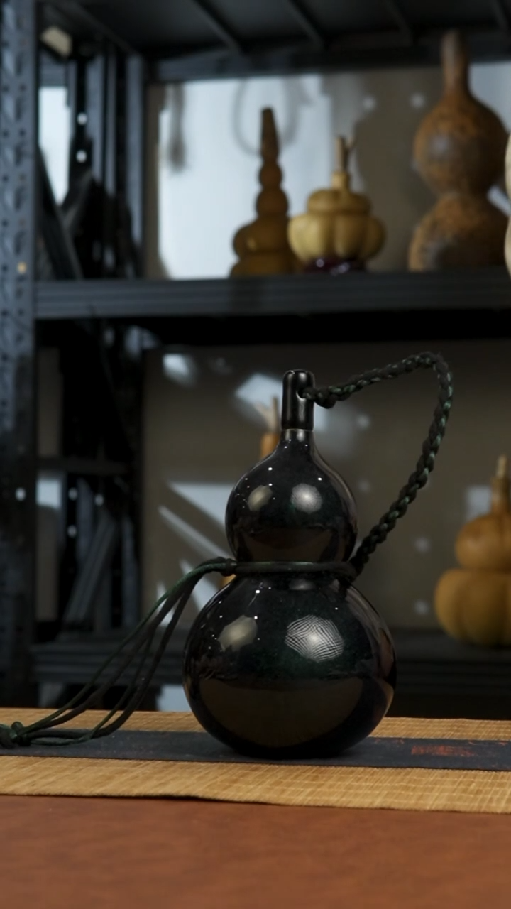 832号 天然热水酒葫芦 一物一拍（有瑕介意勿拍）