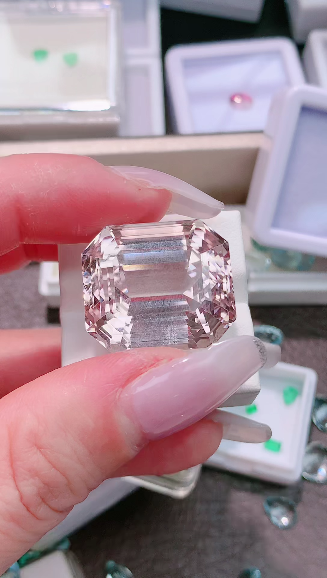 未镶嵌锂辉石裸石68.39ct