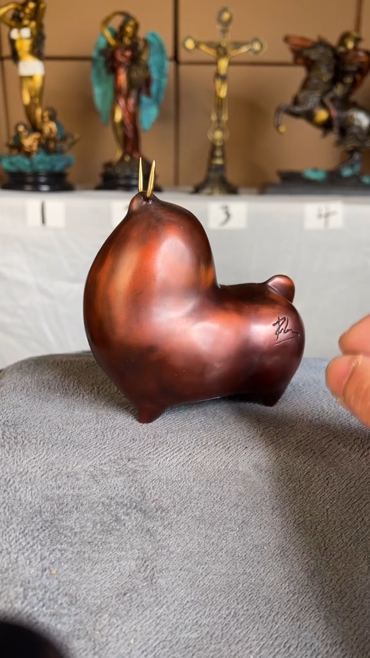 精铜材质精美雕塑