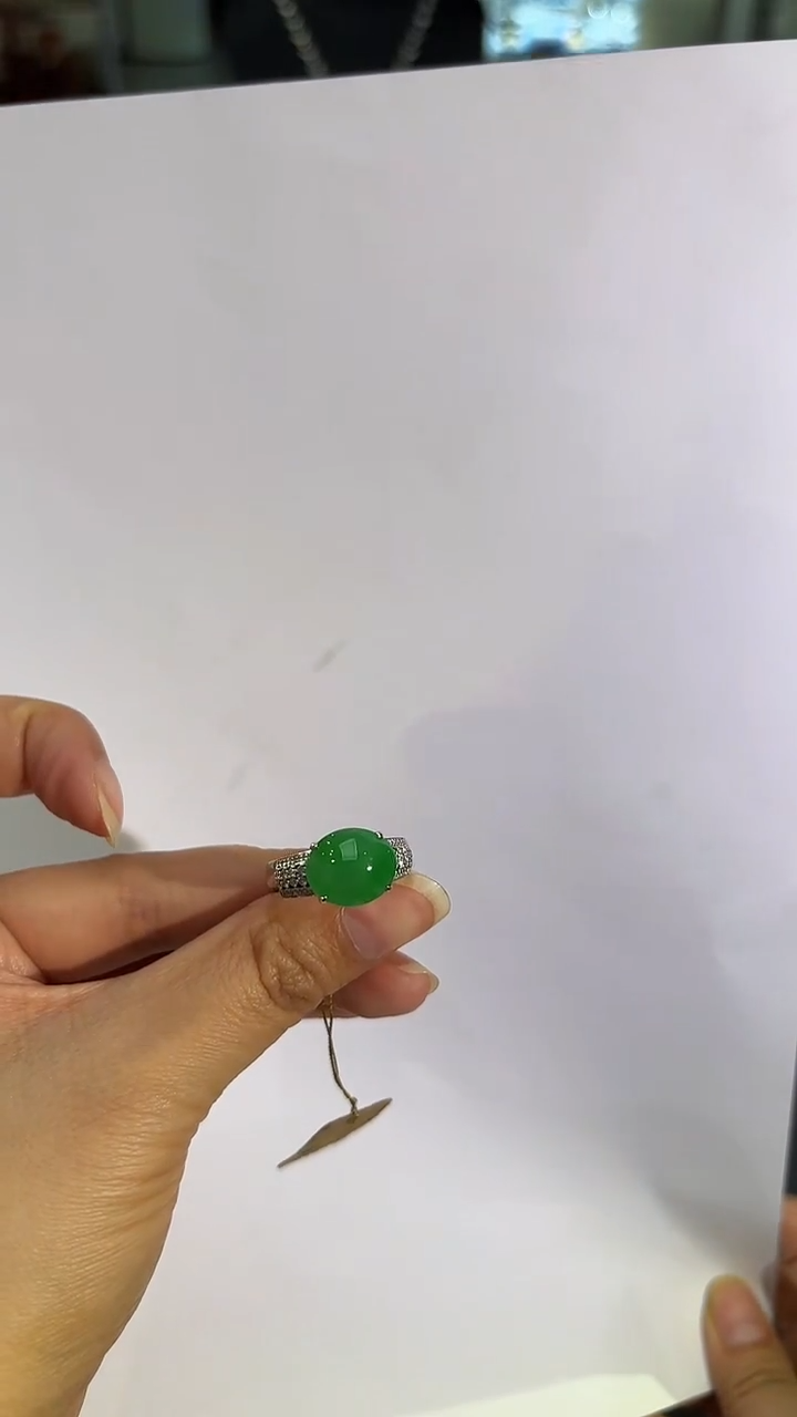 【闪购商品】翡翠戒指18K金镶嵌翡翠蛋面戒指多人不退不换