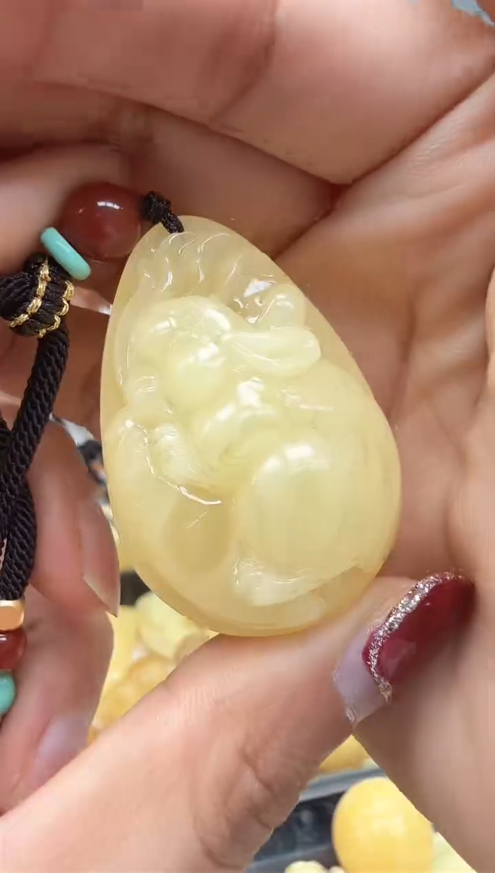 【闪购商品】琥珀裸石未镶嵌挂坠