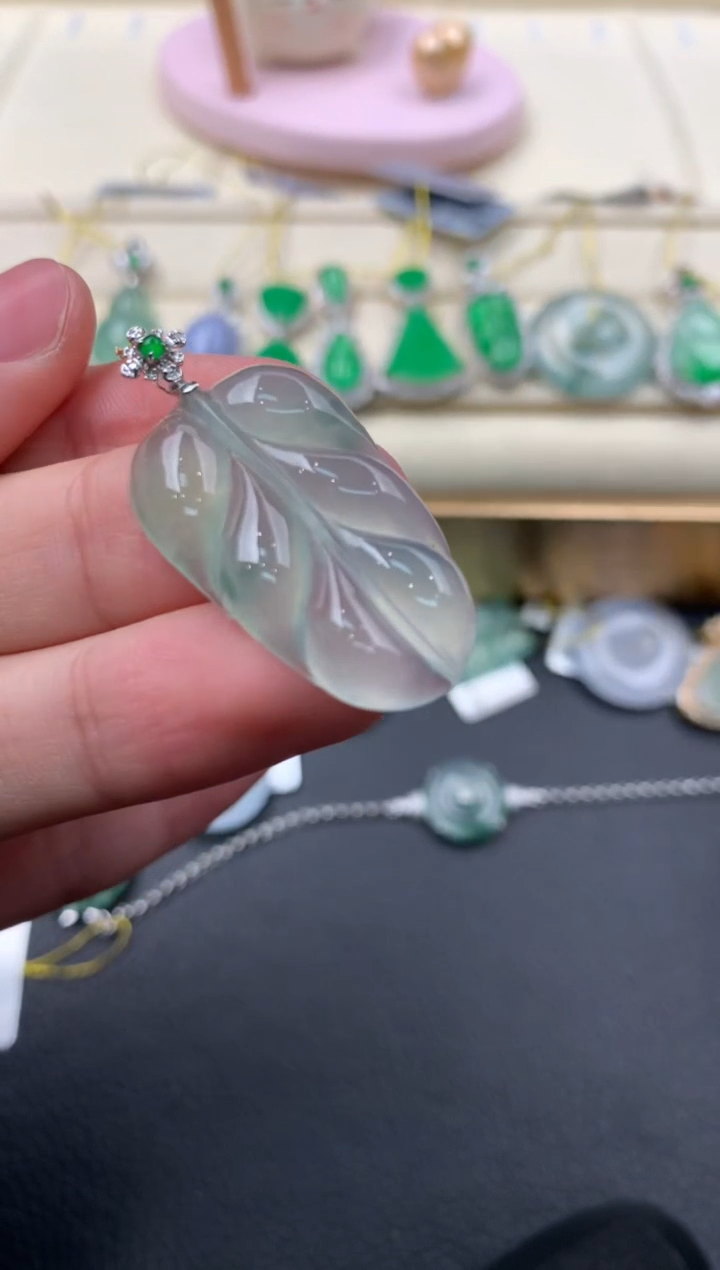【闪购商品】翡翠颈饰18K金镶嵌A751....