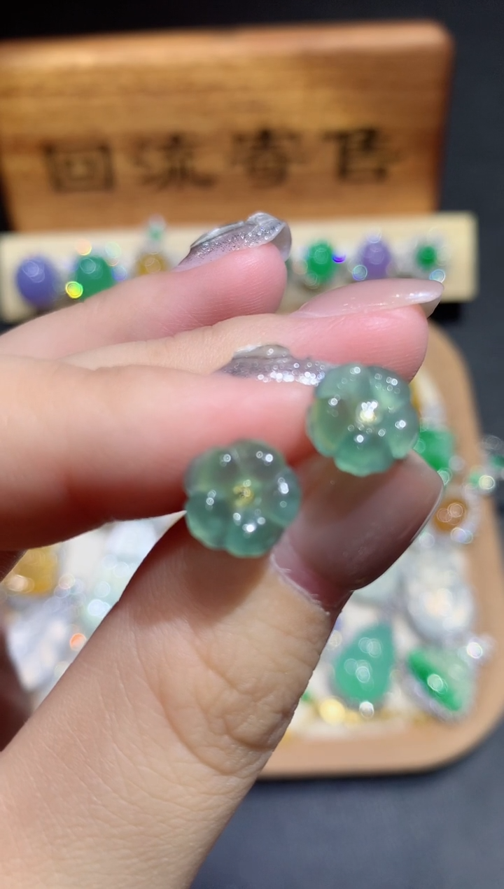 翡翠未镶嵌耳饰团购