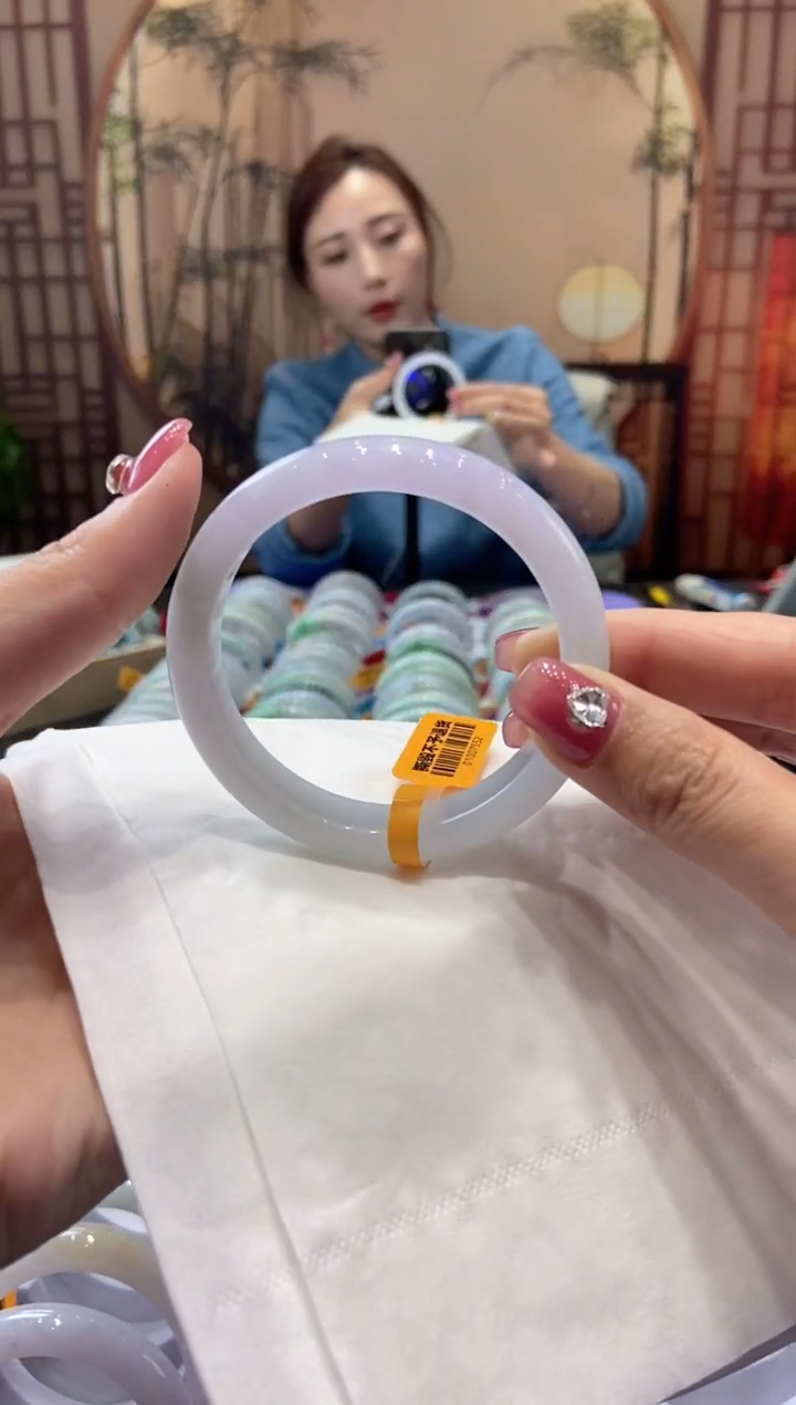 【闪购商品】翡翠手镯未镶嵌00006103