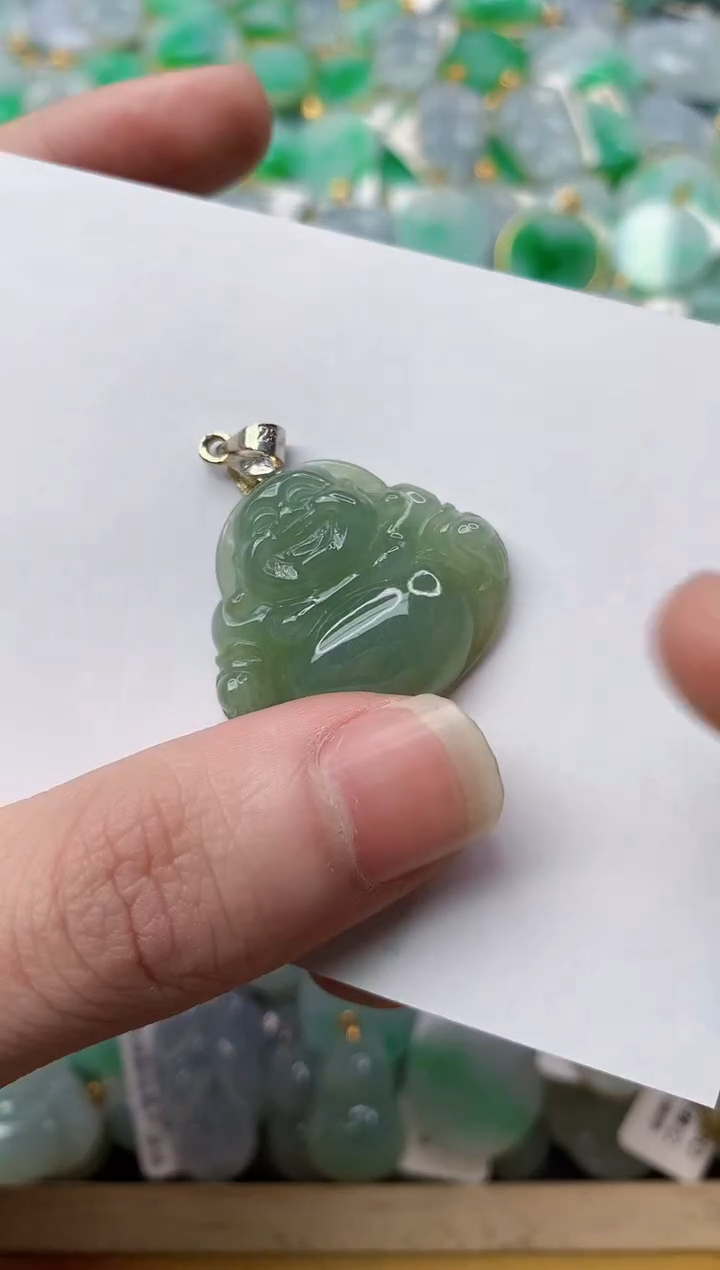 【闪购商品】翡翠颈饰合金9........