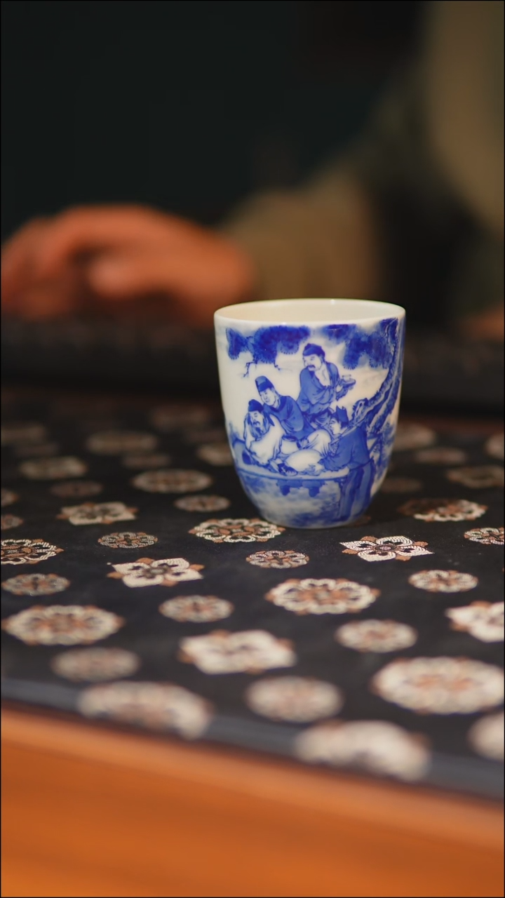 问工青花嗜睡图收雷杯