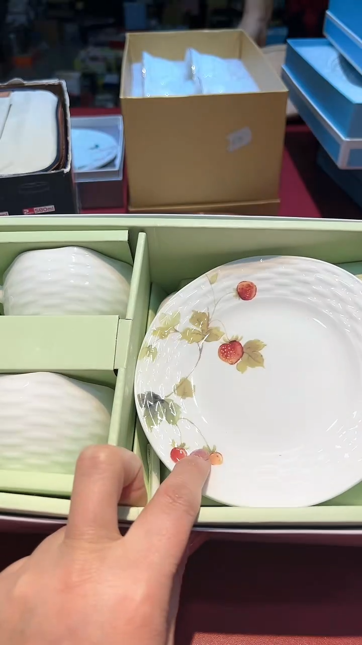 【闪购商品】瓷片锅碗瓢盆一件不剩