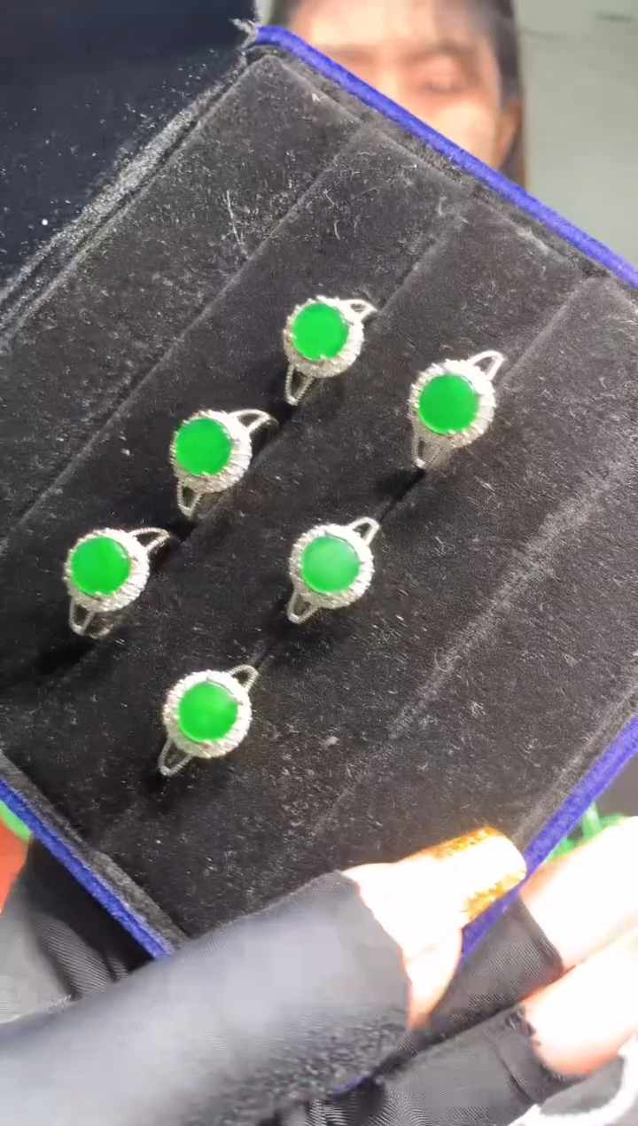 【闪购商品】定制翡翠未镶嵌11定制翡翠-多样性发货（发其一）