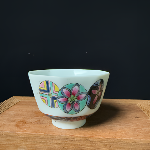 清同治粉彩皮球花八角赏杯sgbgc-2111697