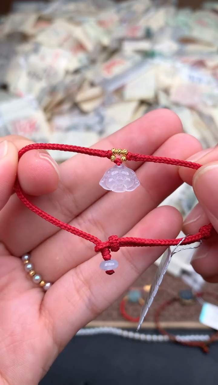 18K金镶嵌挂件翡翠一