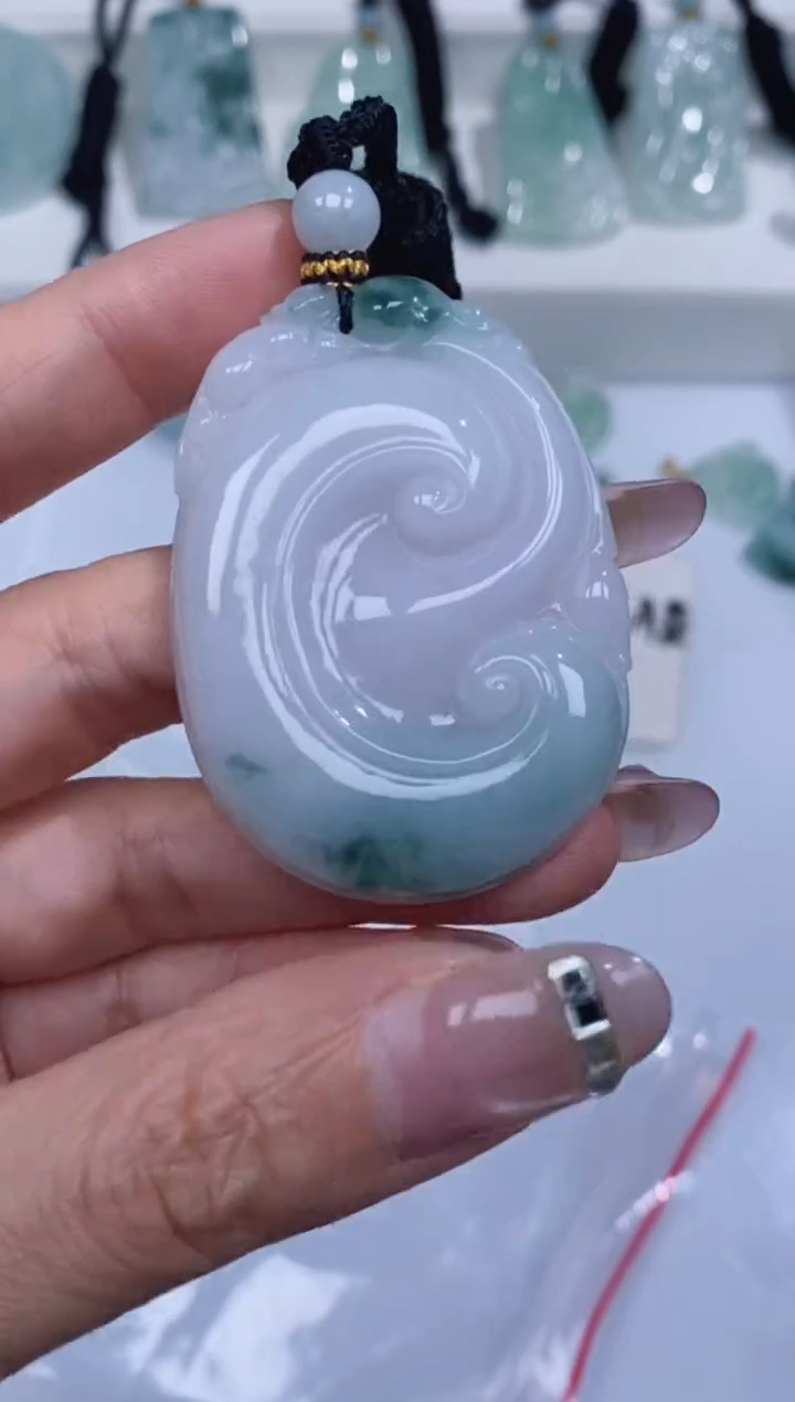 颈饰未镶嵌翡翠吊坠