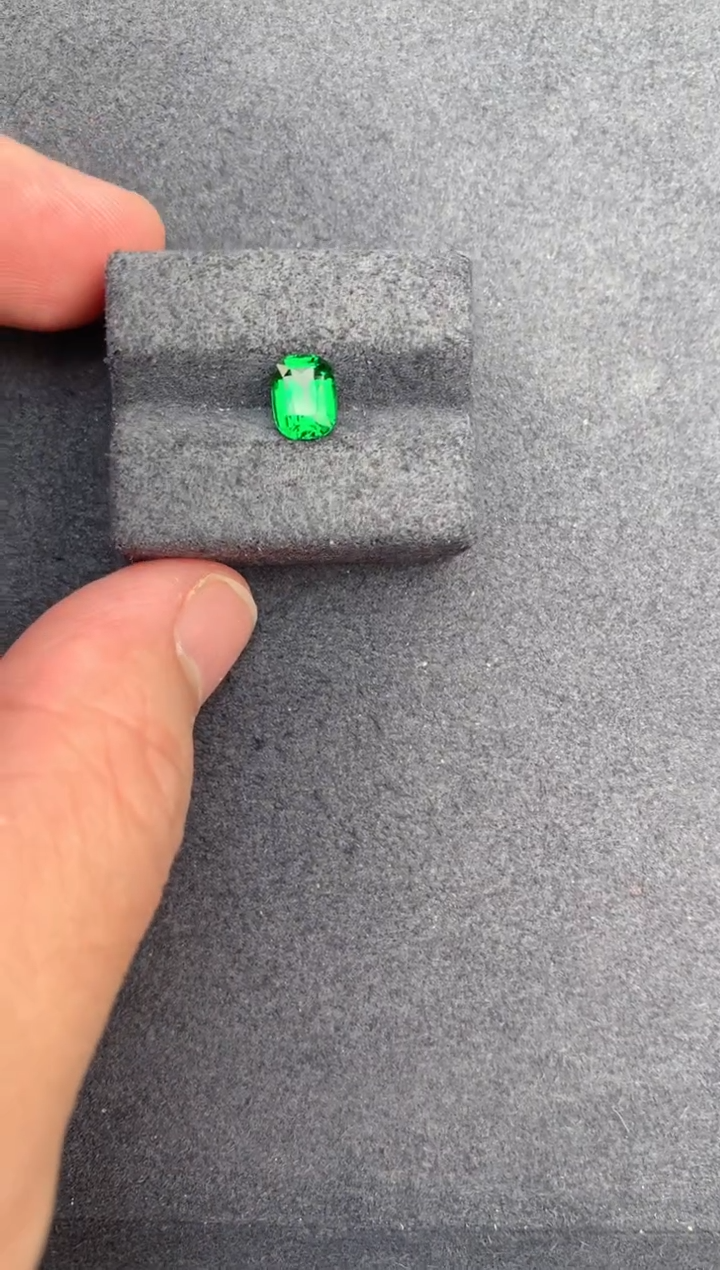 【闪购商品】石榴石（沙弗莱）裸石未镶嵌1ct沙弗莱