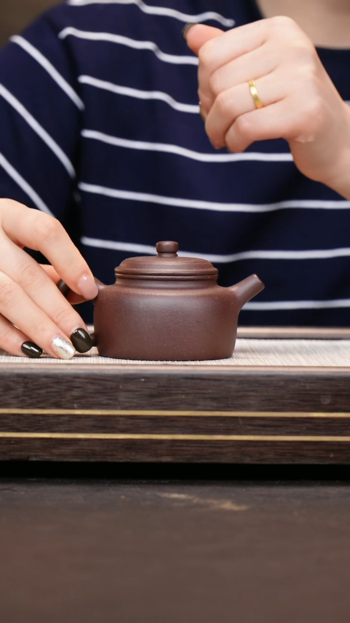 茶壶紫砂深井紫泥  小德钟 《小号》