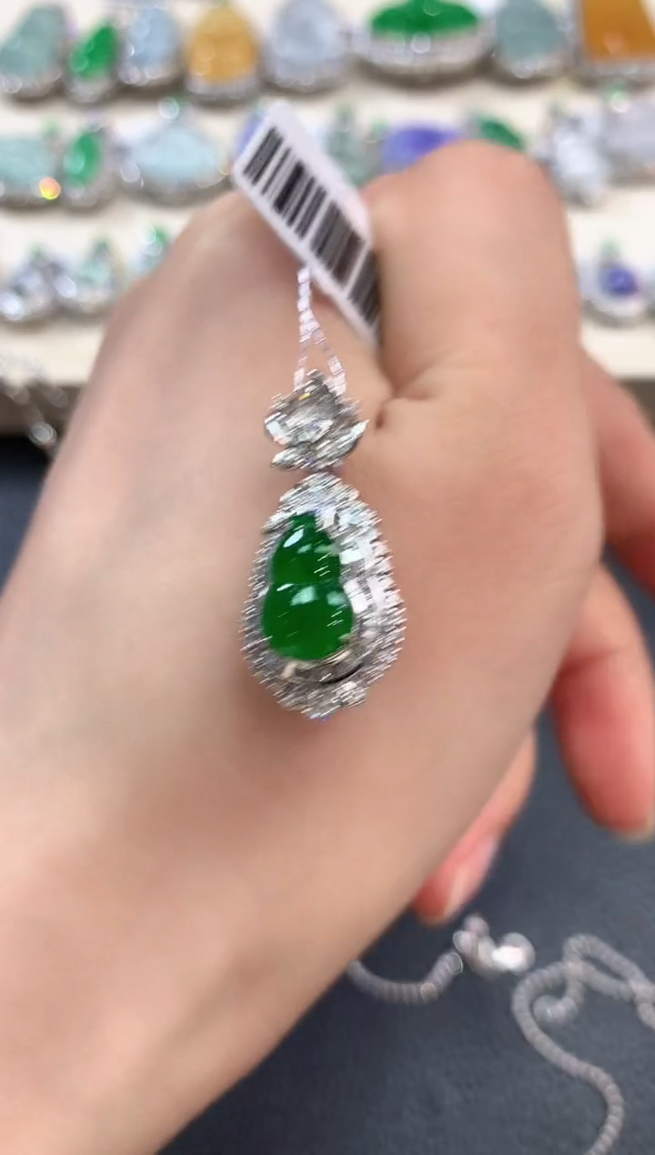 【闪购商品】翡翠吊坠(不含链)18K金镶嵌n50       