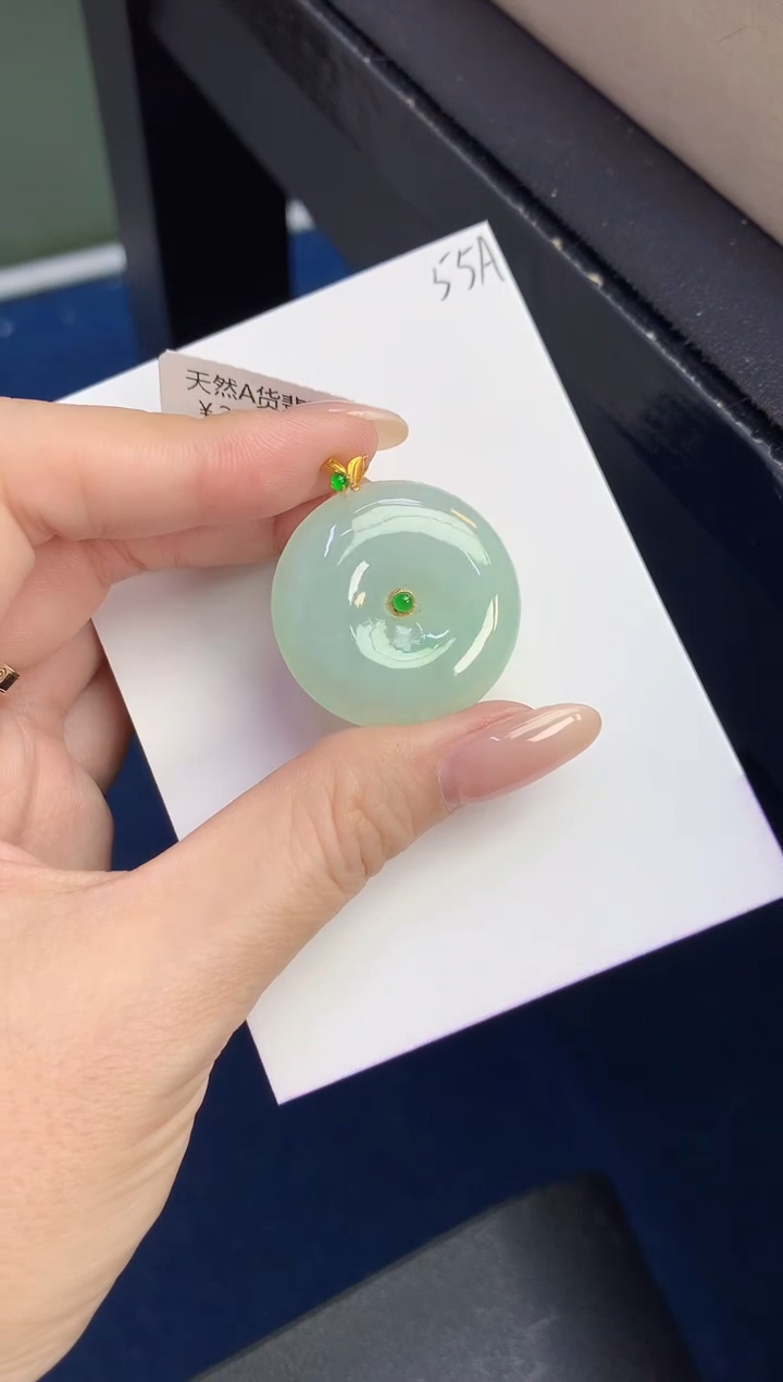 颈饰18K金镶嵌翡翠天然缅甸A货翡翠