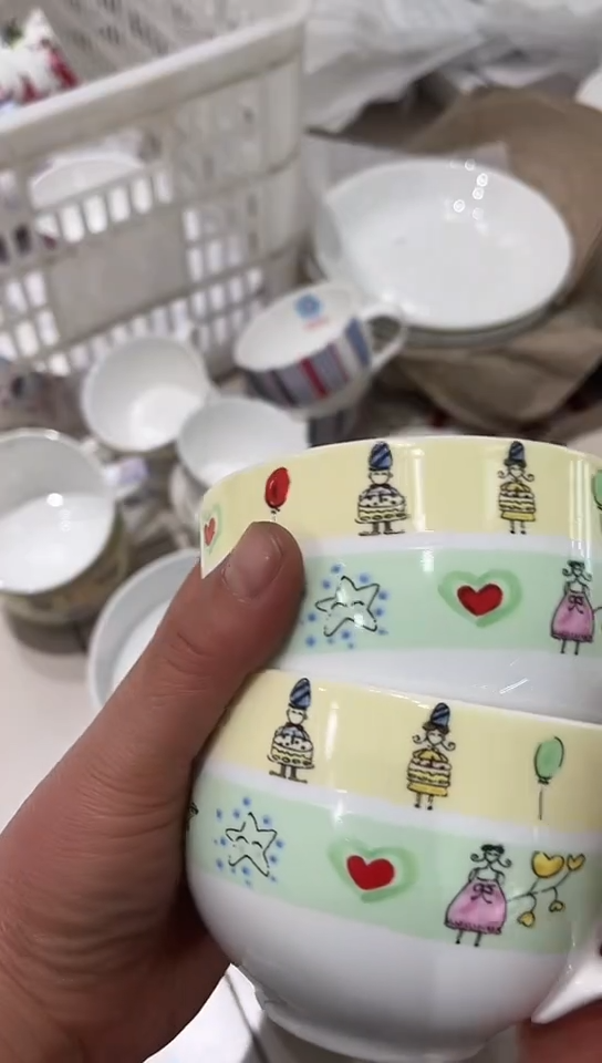 骨瓷隆达骨瓷杯子2个绿色把手