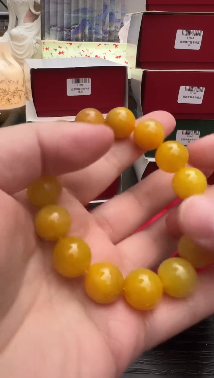 盐源蜜蜡黄手串孤品
