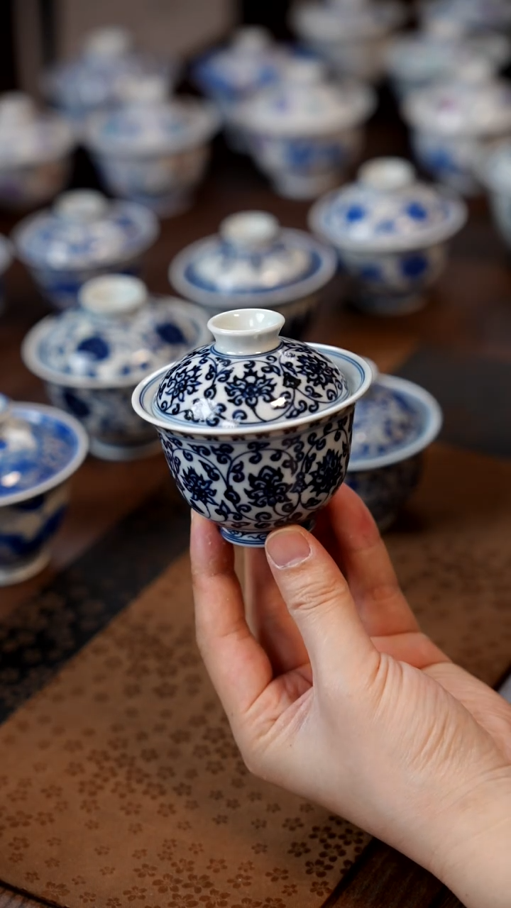 【闪购商品】经典缠枝盖碗11111111111