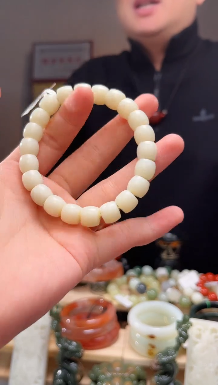 颈饰未镶嵌和田玉手串