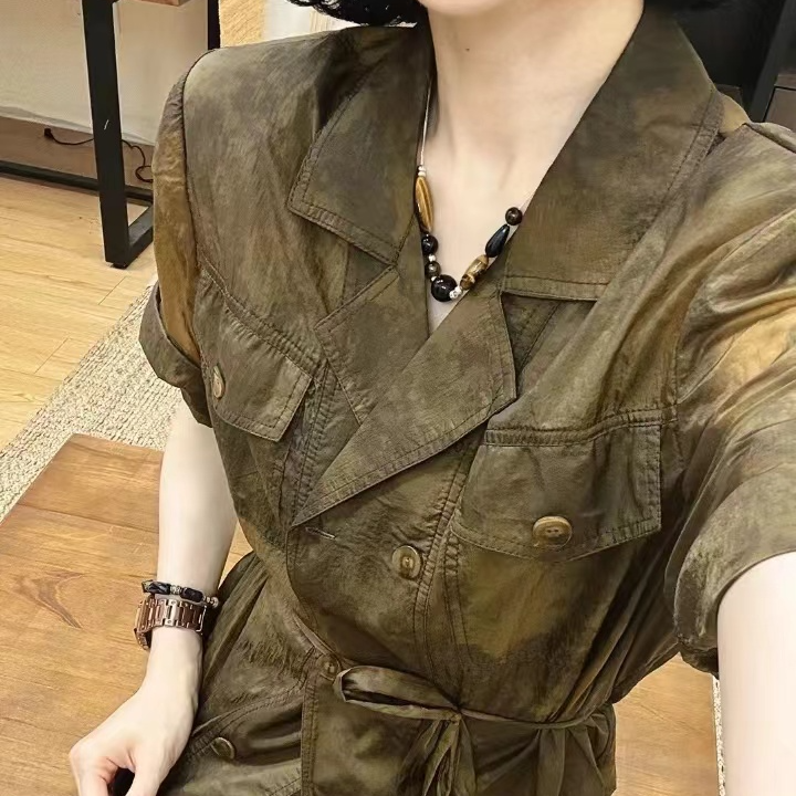 1036两色翻领兜盖上衣