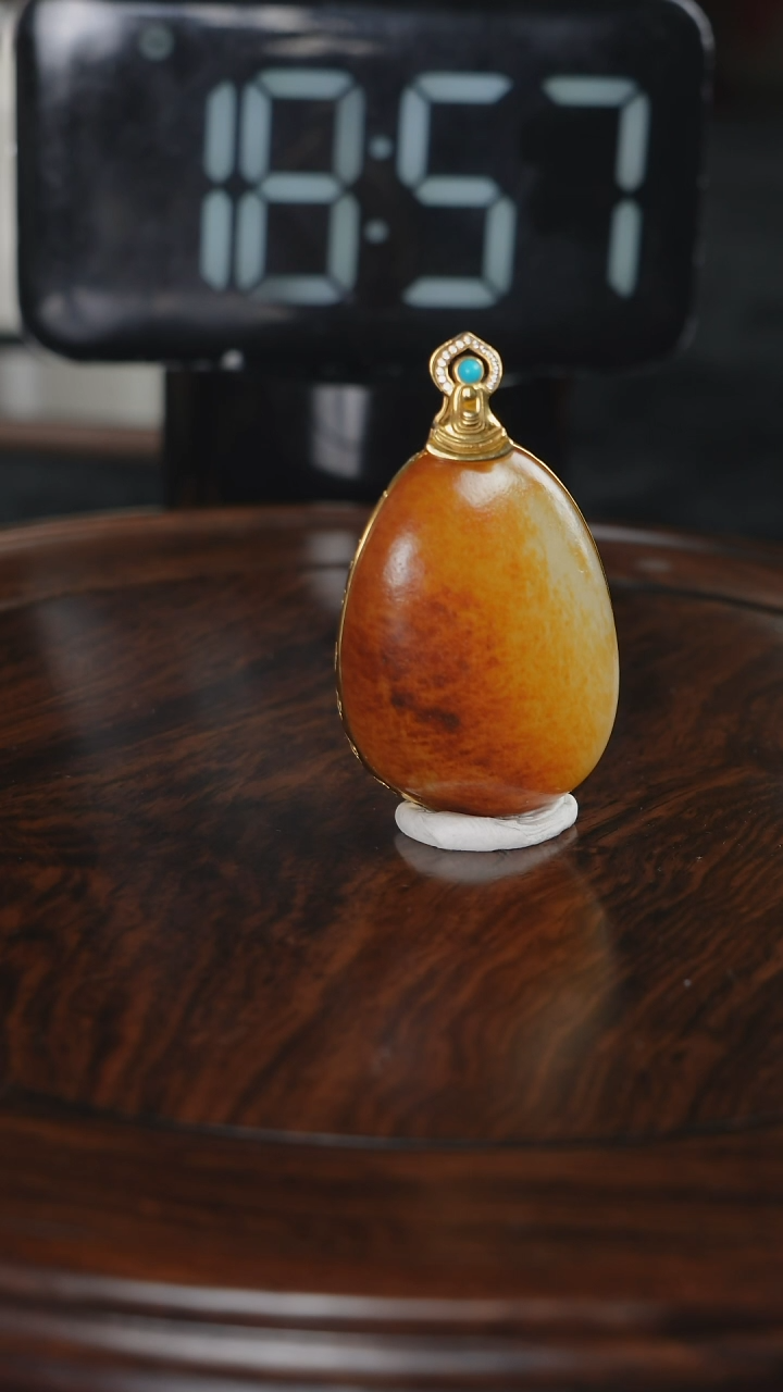 颈饰未镶嵌和田玉金*民和田玉原石