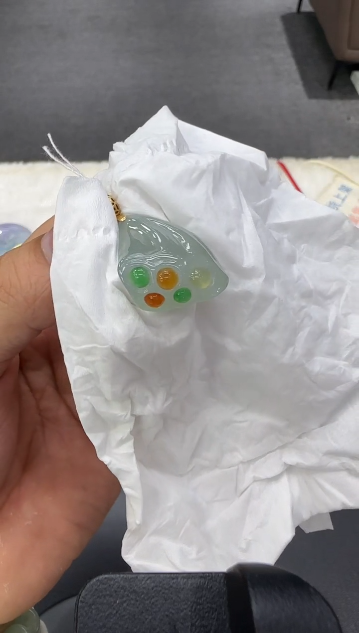 颈饰18K金镶嵌翡翠天然翡翠A货孤品一件