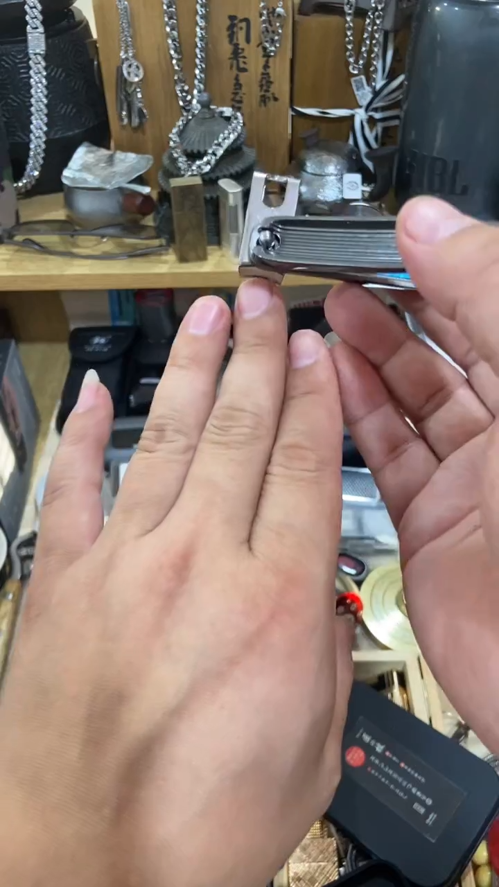 瓷片闪购商品  如图所示