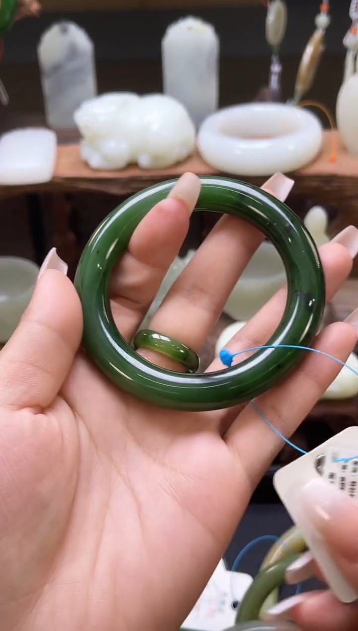 【闪购商品】和田玉手镯未镶嵌俄七冰底碧玉55+圈821850