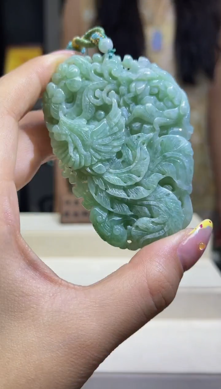 翡翠未镶嵌颈饰MFC0813119