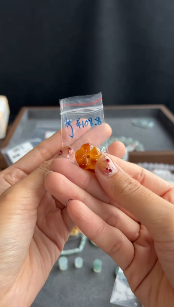 蜜蜡颈饰未镶嵌H32号买断