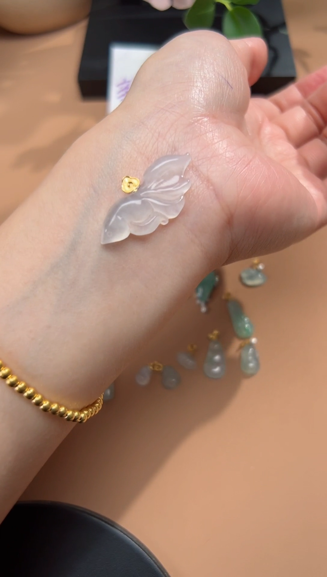 【闪购商品】翡翠颈饰未镶嵌多样性随机发其中一件