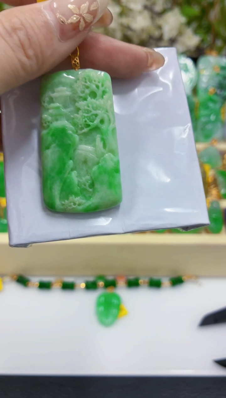 吊坠(不含链)18K金镶嵌翡翠挂件