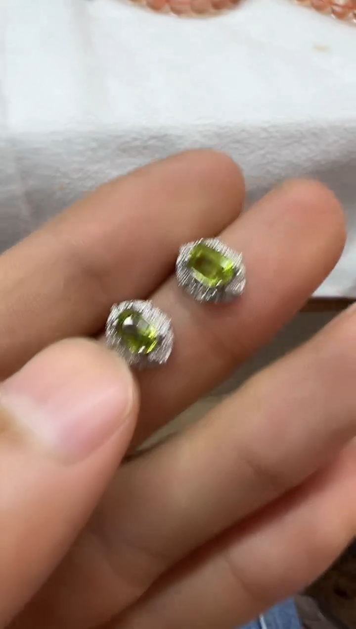 银S925镶嵌耳饰橄榄石1222m074多样性发其一