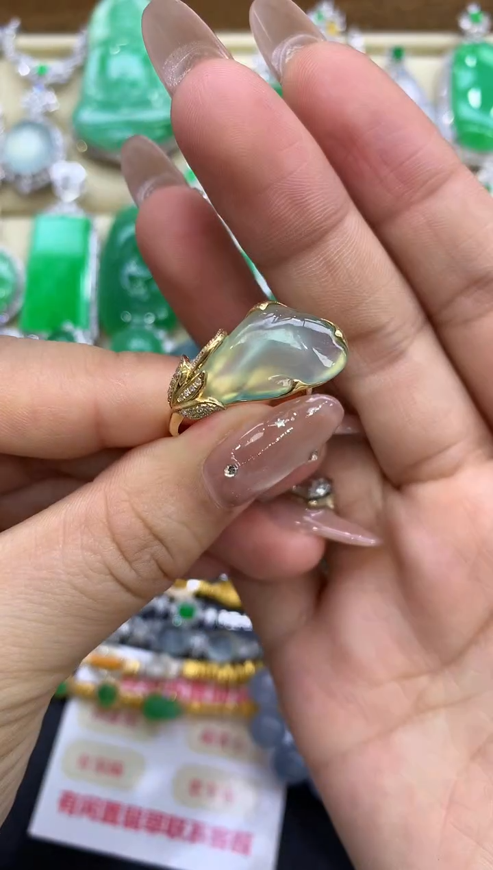 18K金镶嵌戒指翡翠欧**?208-中国好珍宝