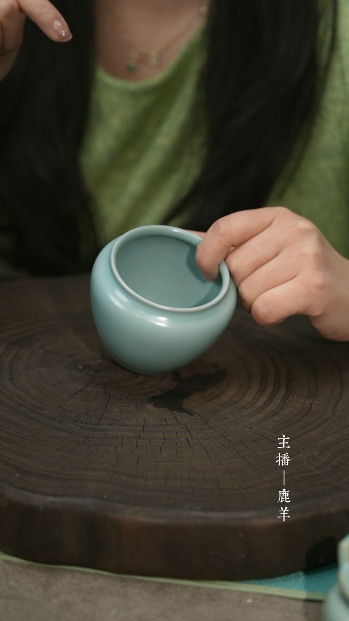 【闪购商品】小号鸡心罐（汝瓷晓青瑕疵）-羊