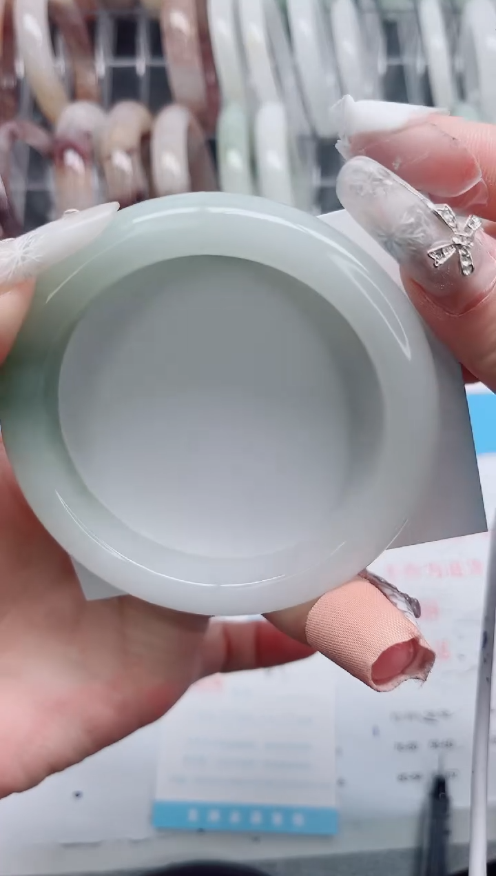 【闪购商品】石英质玉手镯未镶嵌A166-64